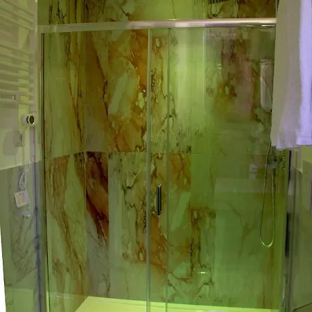 At Vatican 4* 로마